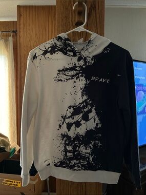 SHEIN Black and White Split Skull Graphic Hoodie